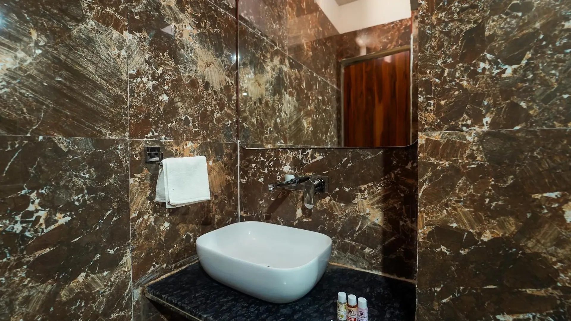 Hotel Roshan Varanasi