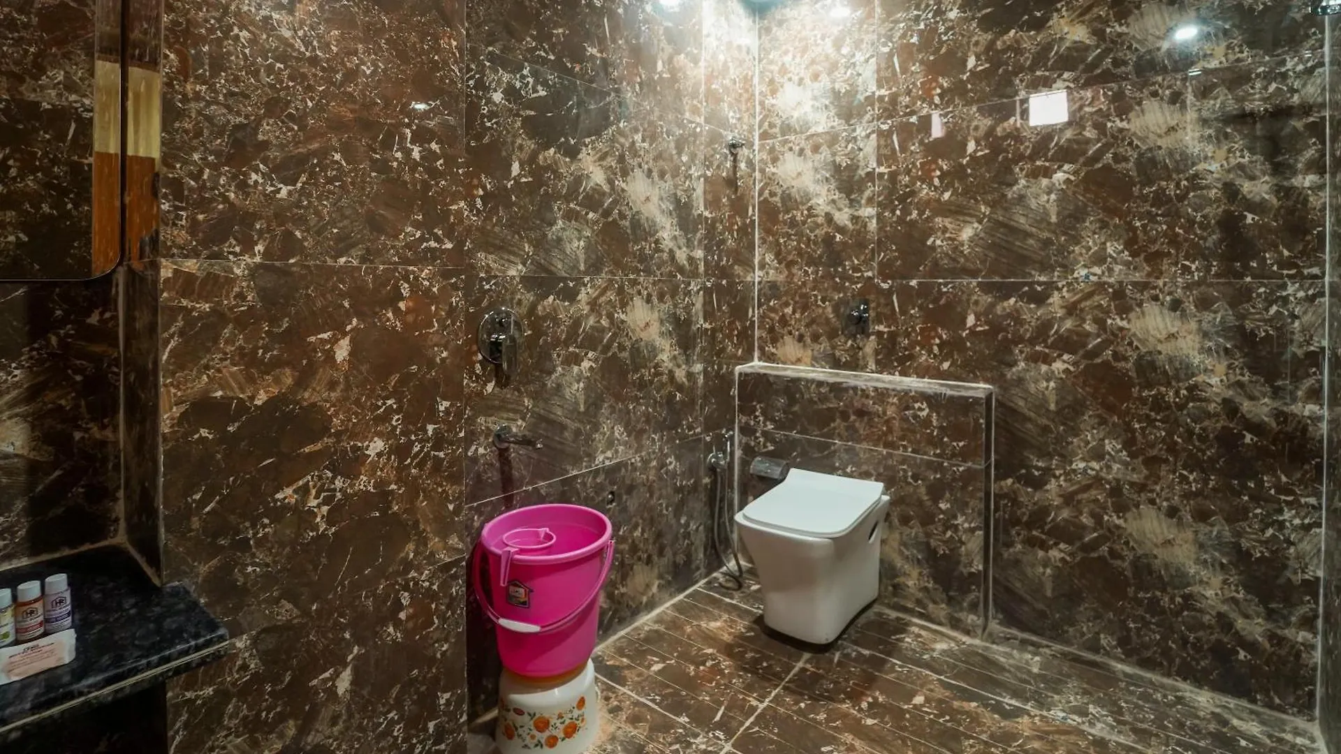 Hotel Roshan Varanasi Índia