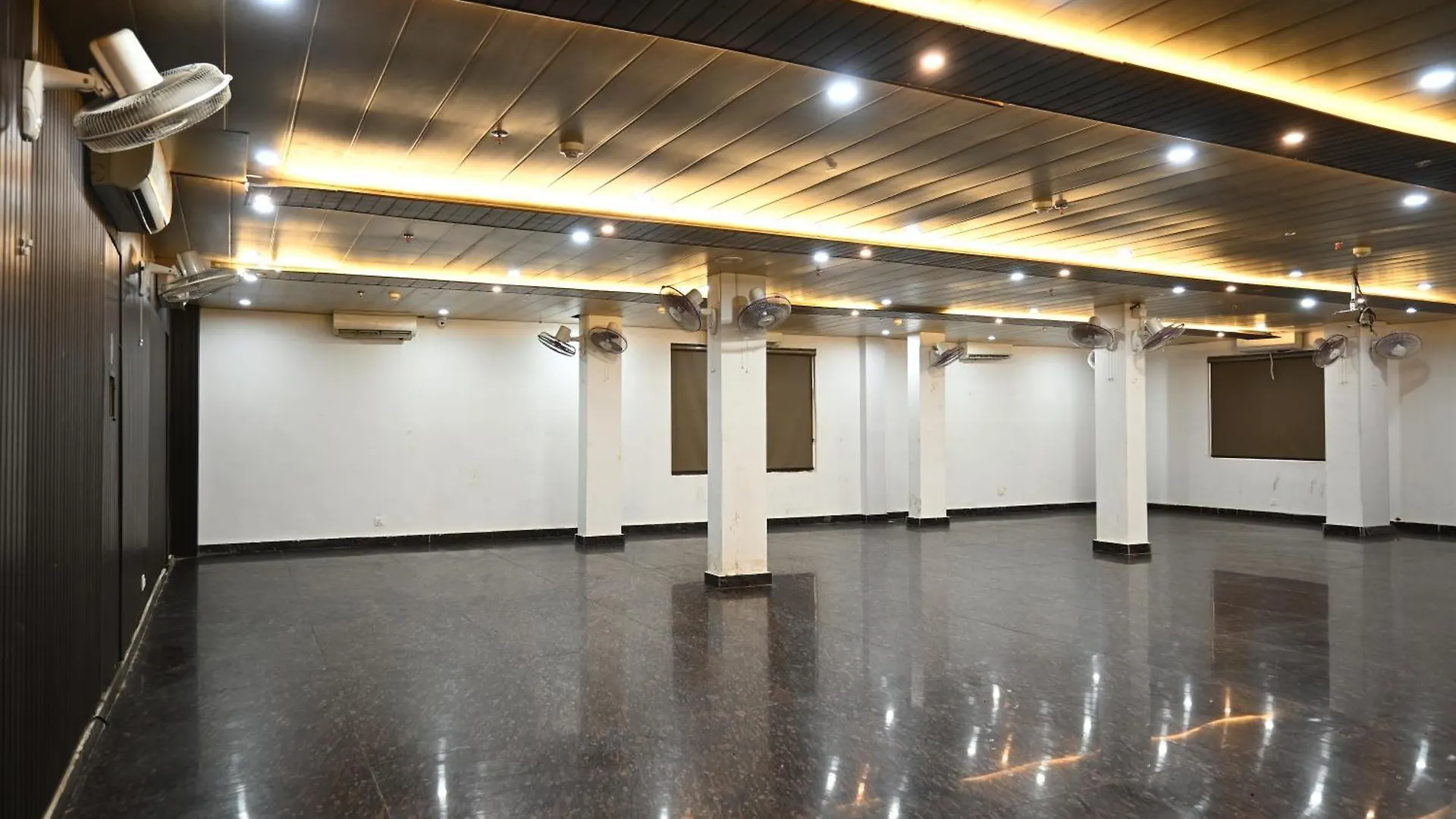 Hotel Roshan Varanasi 3*,  Índia